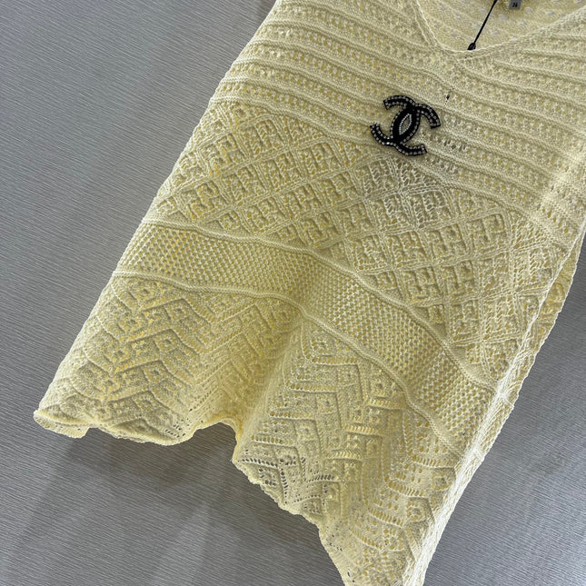 CHANEL LIGHT YELLOW SLEEVELESS KNIT TOP