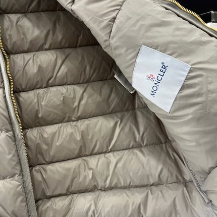 MONCLER 25S JACKET IN GRAY 307612