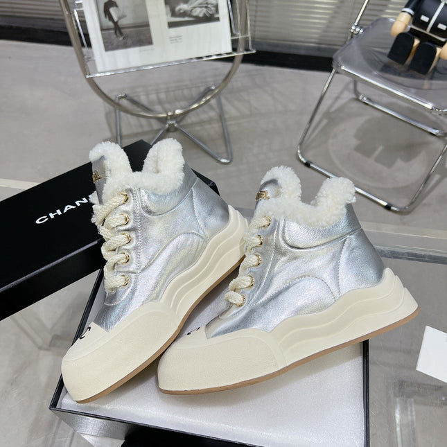 MARTIN BOOTS IN SILVER CALFSKIN AND LAMB FUR LINING