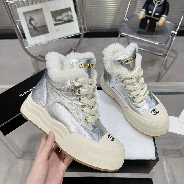 MARTIN BOOTS IN SILVER CALFSKIN AND LAMB FUR LINING