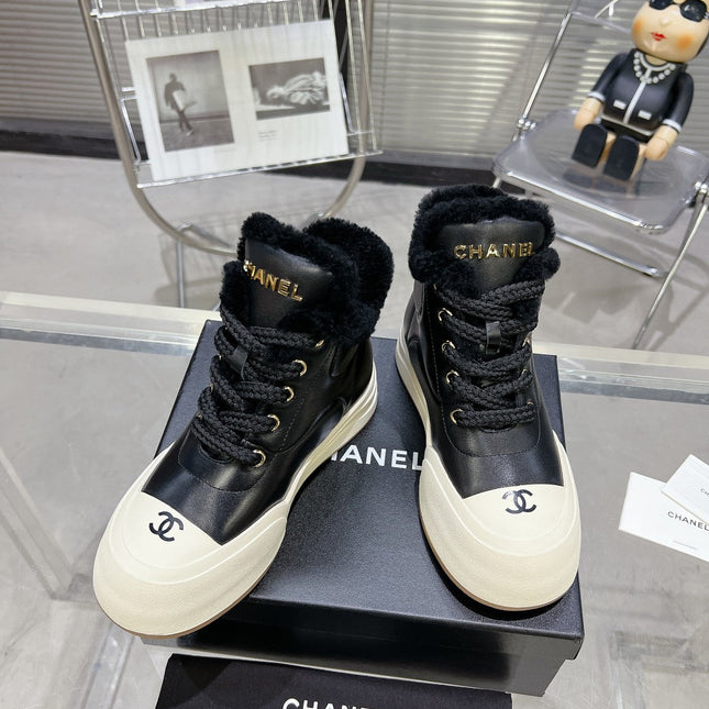 MARTIN BOOTS IN BLACK CALFSKIN AND LAMB FUR LINING