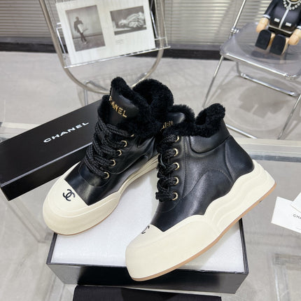 MARTIN BOOTS IN BLACK CALFSKIN AND LAMB FUR LINING