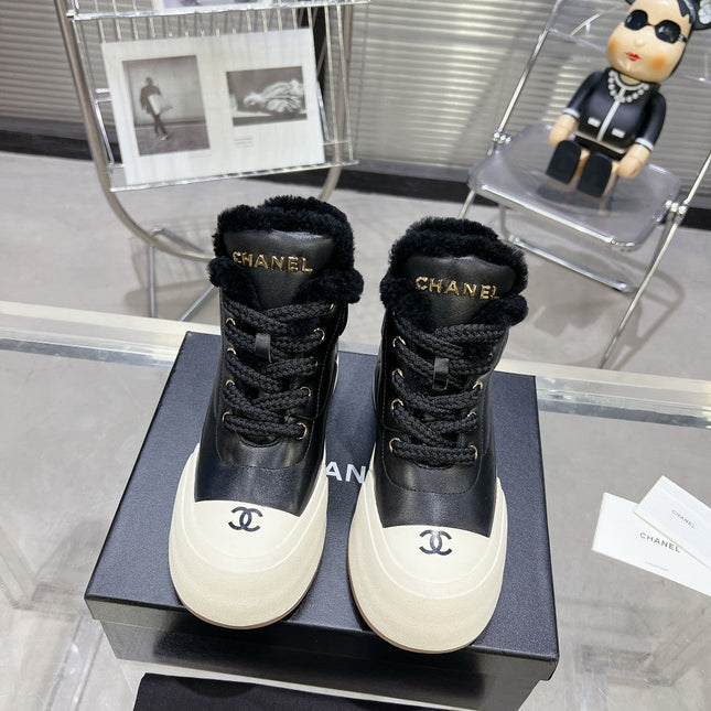 MARTIN BOOTS IN BLACK CALFSKIN AND LAMB FUR LINING