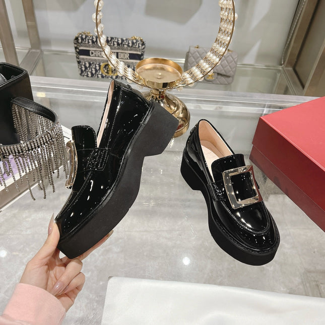 VIV' RANGERS LOAFERS IN BLACK PATENT CALFSKIN GOLD BUCKLE