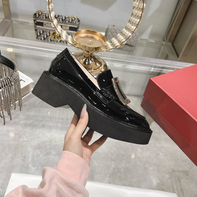 VIV' RANGERS LOAFERS IN BLACK PATENT CALFSKIN GOLD BUCKLE