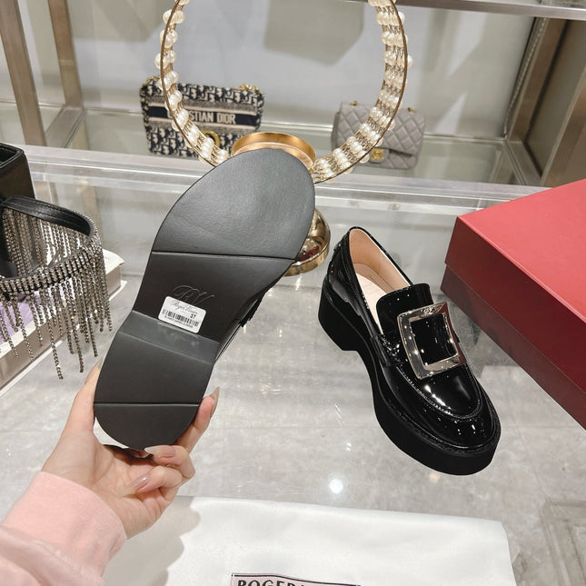 VIV' RANGERS LOAFERS IN BLACK PATENT CALFSKIN GOLD BUCKLE