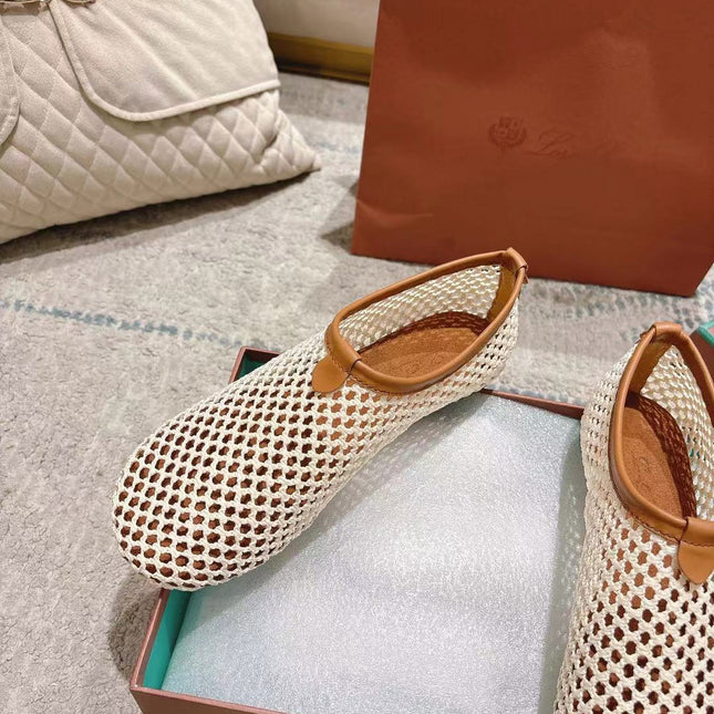 FLAT SHOES IN CREAM WHITE MESH FABRIC