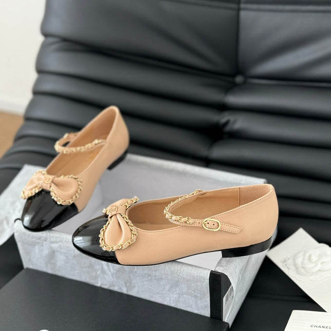 CC BALLET FLATS IN SEPIA BEIGE LAMBSKIN WITH GOLD HARDWARE