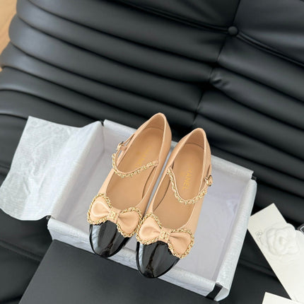 CC BALLET FLATS IN SEPIA BEIGE LAMBSKIN WITH GOLD HARDWARE