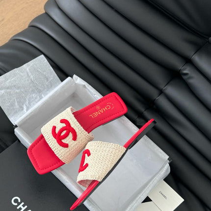 WOVEN SLIDE IN RAFFIA AND RUBY RED LAMBSKIN