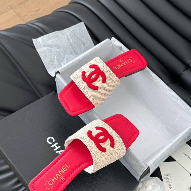 WOVEN SLIDE IN RAFFIA AND RUBY RED LAMBSKIN