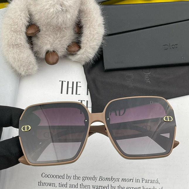 MONTAIGNE SQUARE SUNGLASS D1292 IN LIGHT BROWN ACETATE