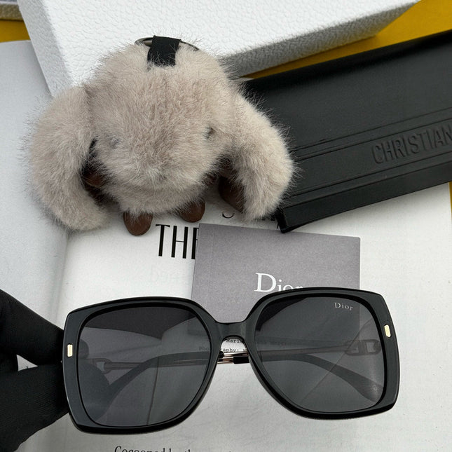 MONTAIGNE SUNGLASS CD9750 IN ACETATE