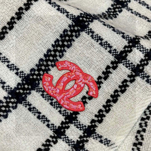 CHANEL 25S SCARF 190 IN CASHMERE 718525