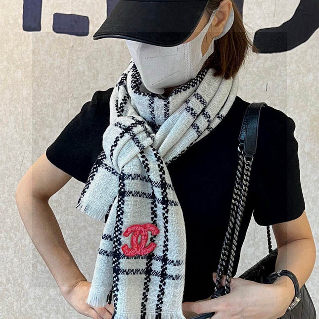 CHANEL 25S SCARF 190 IN CASHMERE 718525