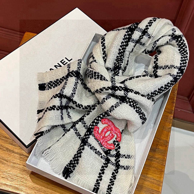 CHANEL 25S SCARF 190 IN CASHMERE 718525