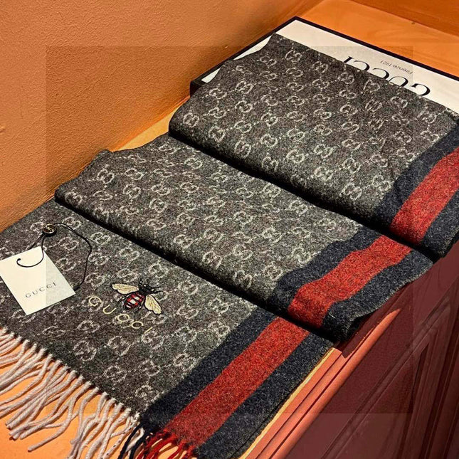 CHANEL 25S SCARF 190 IN CASHMERE 718529