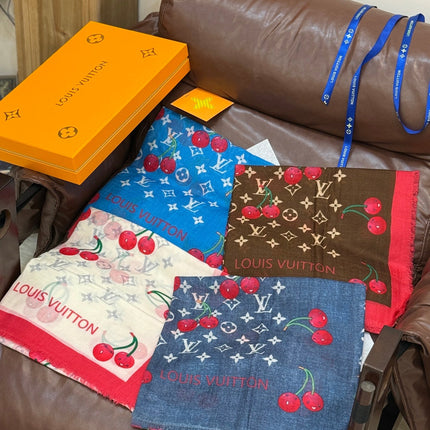 LV SCARF 140 CM IN CASHMERE 721493