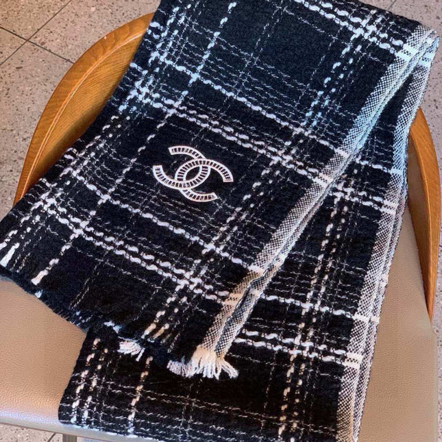 CHANEL 25S SCARF 200 IN CASHMERE 732052