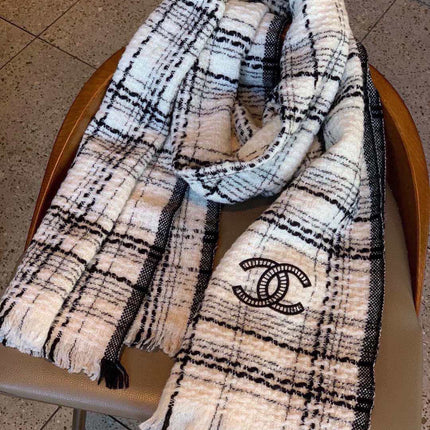CHANEL 25S SCARF 200 IN CASHMERE 732053