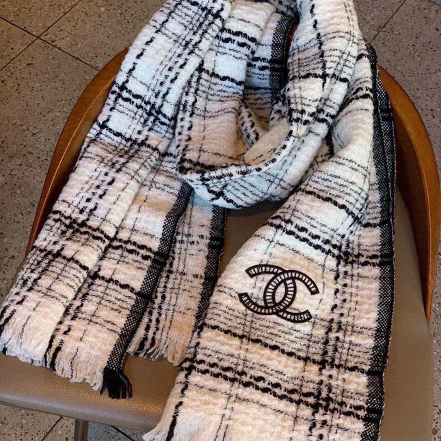 CHANEL 25S SCARF 200 IN CASHMERE 732053