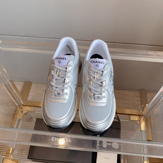 CC SNEAKERS IN GLOSSY SILVER CALFSKIN AND MESH