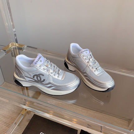 CC SNEAKERS IN GLOSSY SILVER CALFSKIN AND MESH