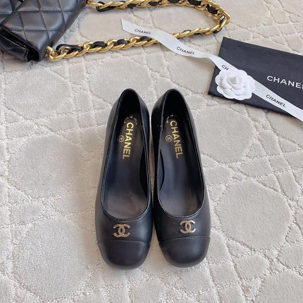 PUMP ROUNG TOE IN BLACK SHEEPSKIN