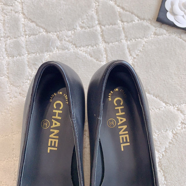 PUMP ROUNG TOE IN BLACK SHEEPSKIN