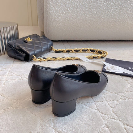 PUMP ROUNG TOE IN BLACK SHEEPSKIN