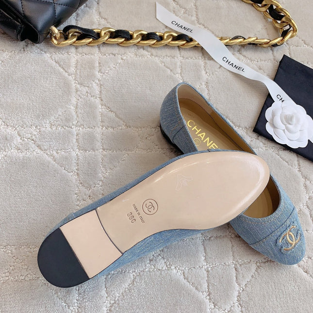 BALLET FLATS IN LIGHT BLUE DENIM