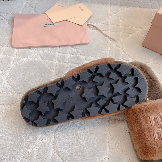 RABBIT FUR SLIPPERS BROWN WITH EMBROIDED LOGO