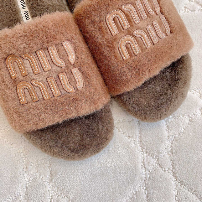 RABBIT FUR SLIPPERS BROWN WITH EMBROIDED LOGO