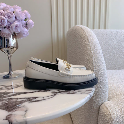 CHANEL 25S ARC DE TRIOMPHE LOAFERS IN WHITE CALFSKIN GOLD HARDWARE