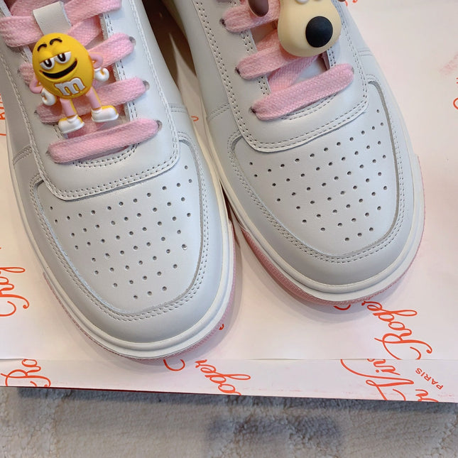 VIV' SKATE WHITE LEATHER SNEAKERS WITH PINK LACES AND CARTOON CHARMS