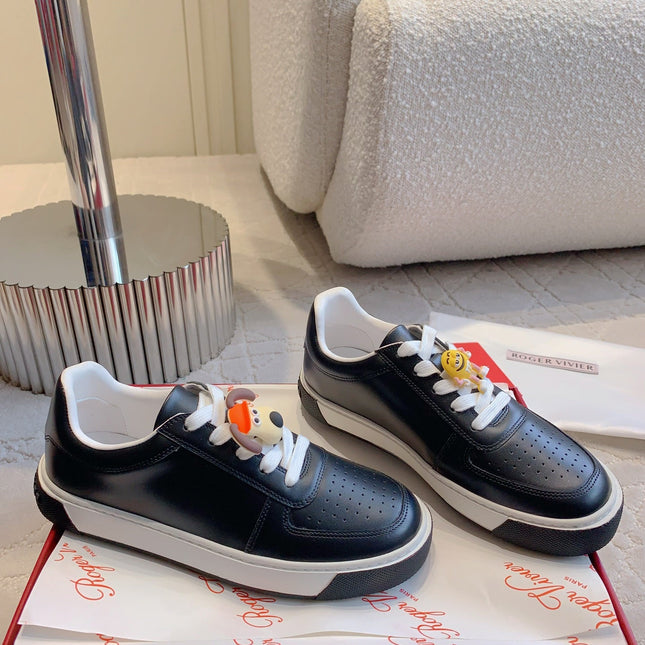 VIV' SKATE SNEAKERS IN BLACK CALFSKIN CARTOON CHARMS