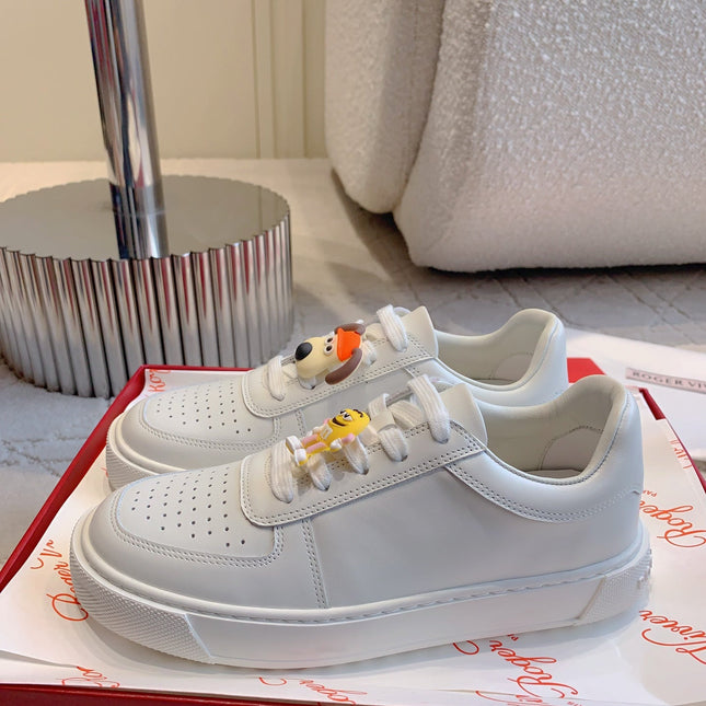 VIV' SKATE SNEAKERS IN WHITE CALFSKIN WITH CARTOON CHARM LACES