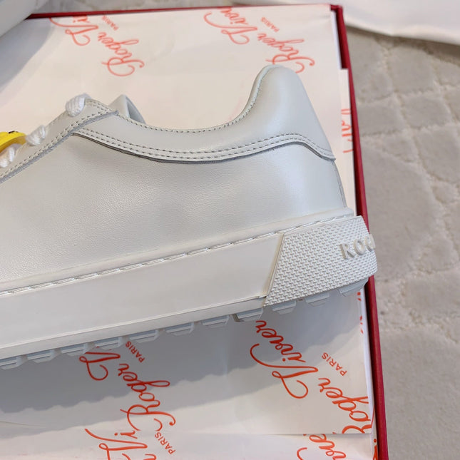 VIV' SKATE SNEAKERS IN WHITE CALFSKIN WITH CARTOON CHARM LACES