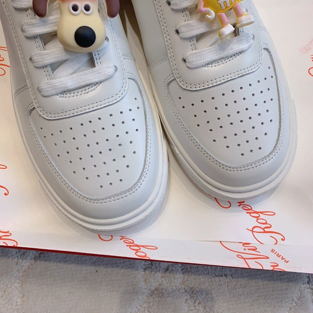 VIV' SKATE SNEAKERS IN WHITE CALFSKIN WITH CARTOON CHARM LACES