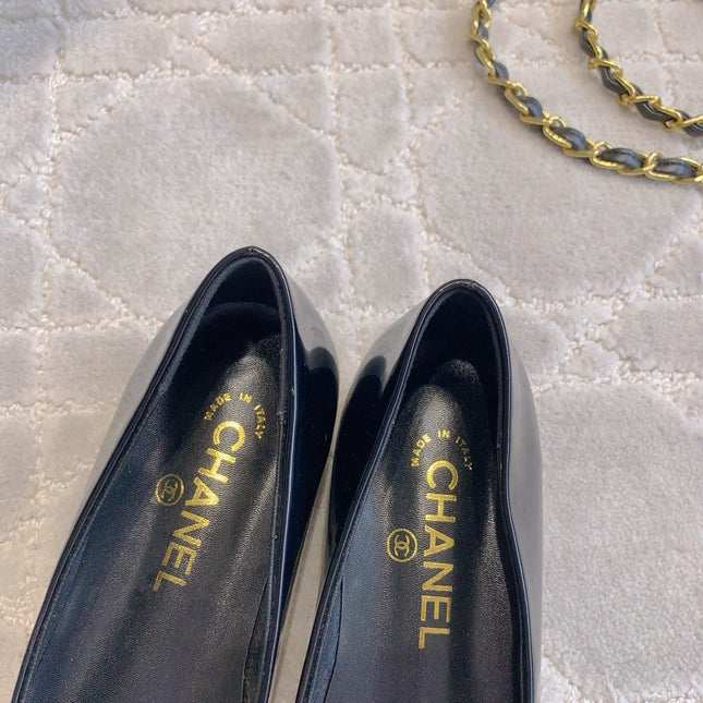 FLAT PUMP 2 CM IN BLACK PATENT CALFSKIN