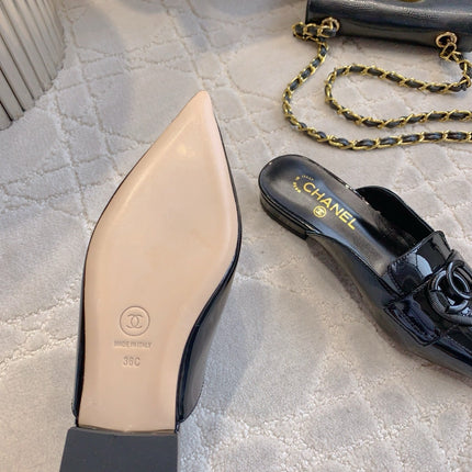 FLAT MULE 2 CM IN BLACK PATENT CALFSKIN