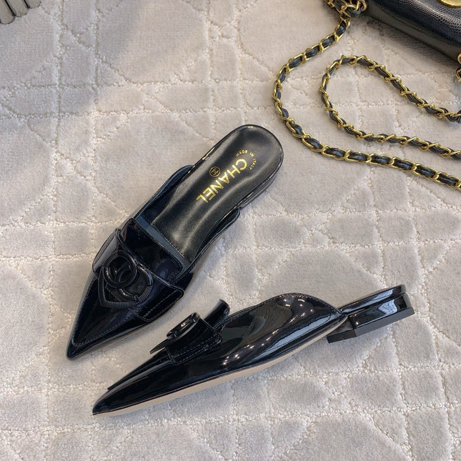 FLAT MULE 2 CM IN BLACK PATENT CALFSKIN