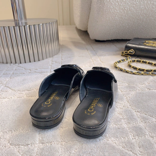 FLAT MULE 2 CM IN BLACK PATENT CALFSKIN