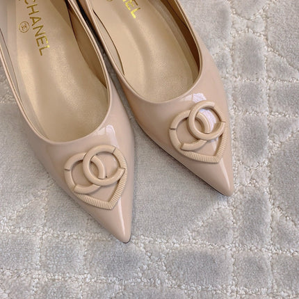 FLAT PUMP 2 CM IN BEIGE CREAM PATENT CALFSKIN