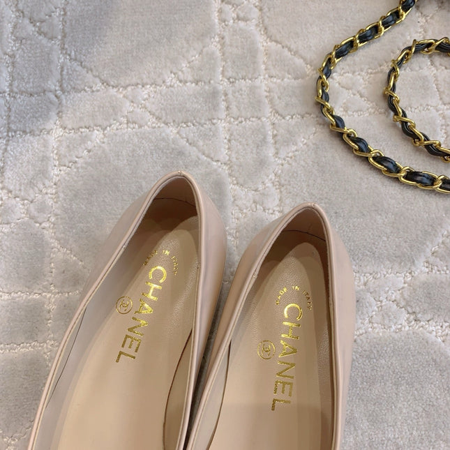 FLAT PUMP 2 CM IN BEIGE CREAM PATENT CALFSKIN