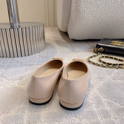 FLAT PUMP 2 CM IN BEIGE CREAM PATENT CALFSKIN