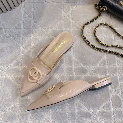 FLAT MULE 2 CM IN BEIGE CREAM PATENT CALFSKIN