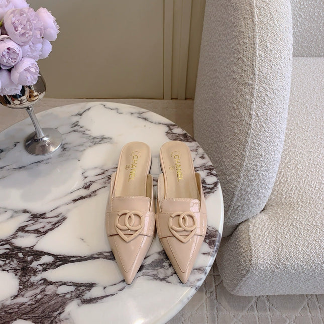 FLAT MULE 2 CM IN BEIGE CREAM PATENT CALFSKIN