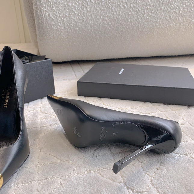 HIGH HEEL 10 CM PUMP IN BLACK CALFSKIN WITH GOLD HARDWARE