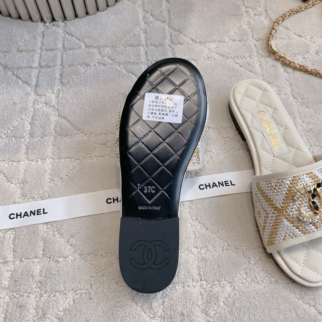 FLAT SANDALS LOGO STONE AND CHAIN IN WHITE LAMBSKIN WITH RAFFIA